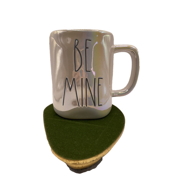 Rae Dunn Iridescent Valentine's Day "BE MINE" Mug- Pre-owned - Picture 2 of 6